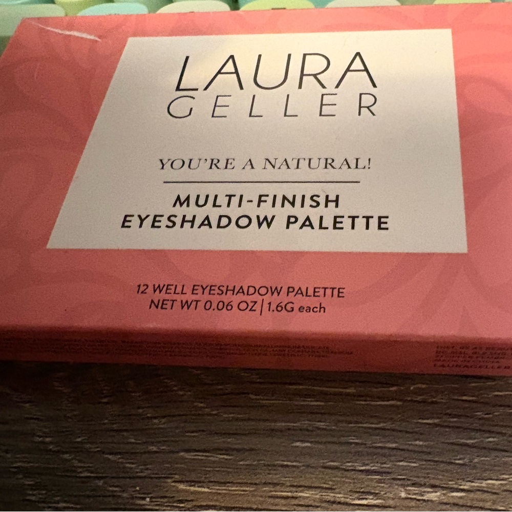 New Laura Geller Multi-Finish Eyeshadow Palette - Pink - Picture 3 of 8